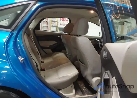 2014 Ford Focus Se z USA, uszkodzony, nr VIN 1FADP3F24EL395304